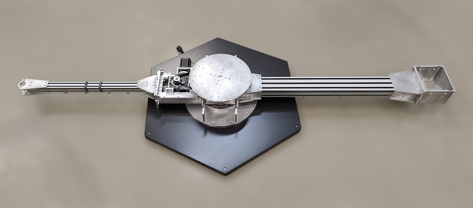 Основание с установленными балками