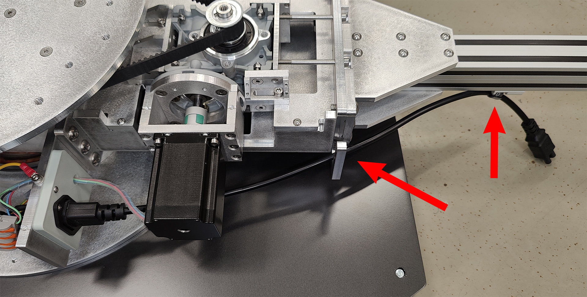 Фиксация кабеля для блока питания ноутбука